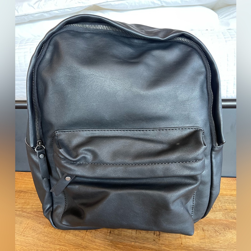 Universal Thread Black Backpack